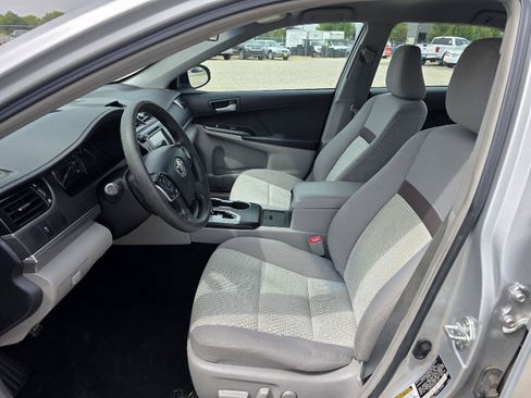 Used 2012 Toyota Camry LE FWD image 7