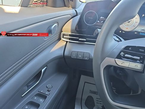 Used 2023 Hyundai Elantra SEL w/ Convenience Package FWD image 13