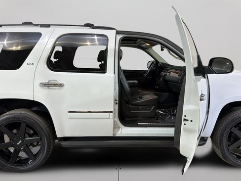 Used 2010 Chevrolet Tahoe LTZ AWD/4WD image 33