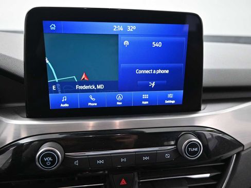 Used 2021 Ford Escape Titanium image 17