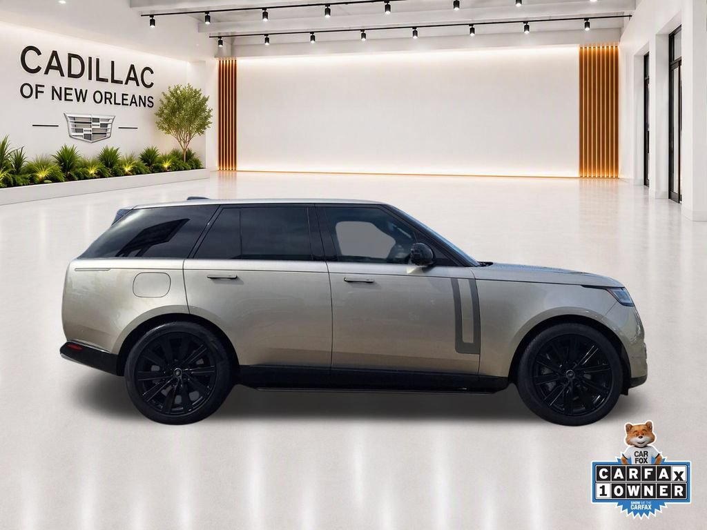 Used 2025 Land Rover Range Rover SE AWD/4WD image 2