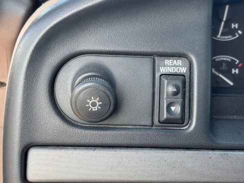 Used 1993 Ford Bronco image 11