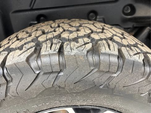 Used 2019 Jeep Wrangler Unlimited Rubicon w/ LED Lighting Group AWD/4WD image 30