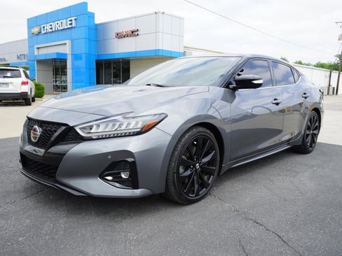 Used 2022 Nissan Maxima SR w/ Sport Mat Group FWD image 1