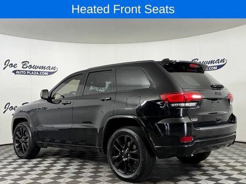 Used 2018 Jeep Grand Cherokee Altitude AWD/4WD image 8