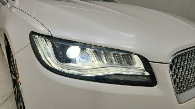 Used 2018 Lincoln MKZ Reserve w/ Technology Package FWD image 24