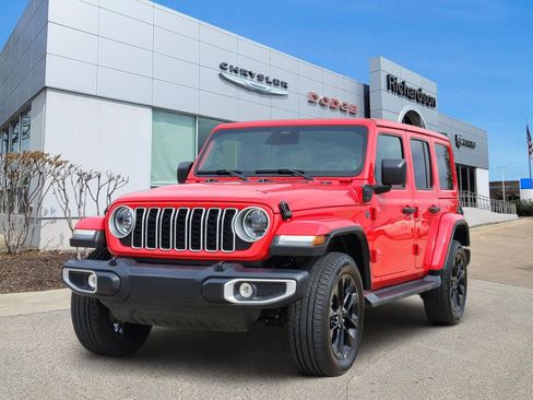 Certified 2025 Jeep Wrangler Sahara image 2