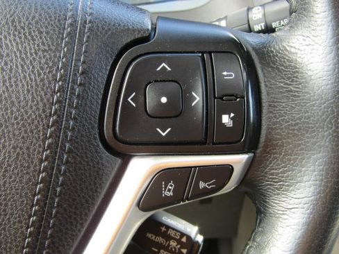 Used 2020 Toyota Sienna XLE image 25