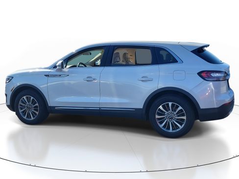Used 2019 Lincoln Nautilus Select image 5