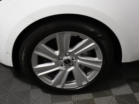 Used 2023 Land Rover Range Rover SE image 11