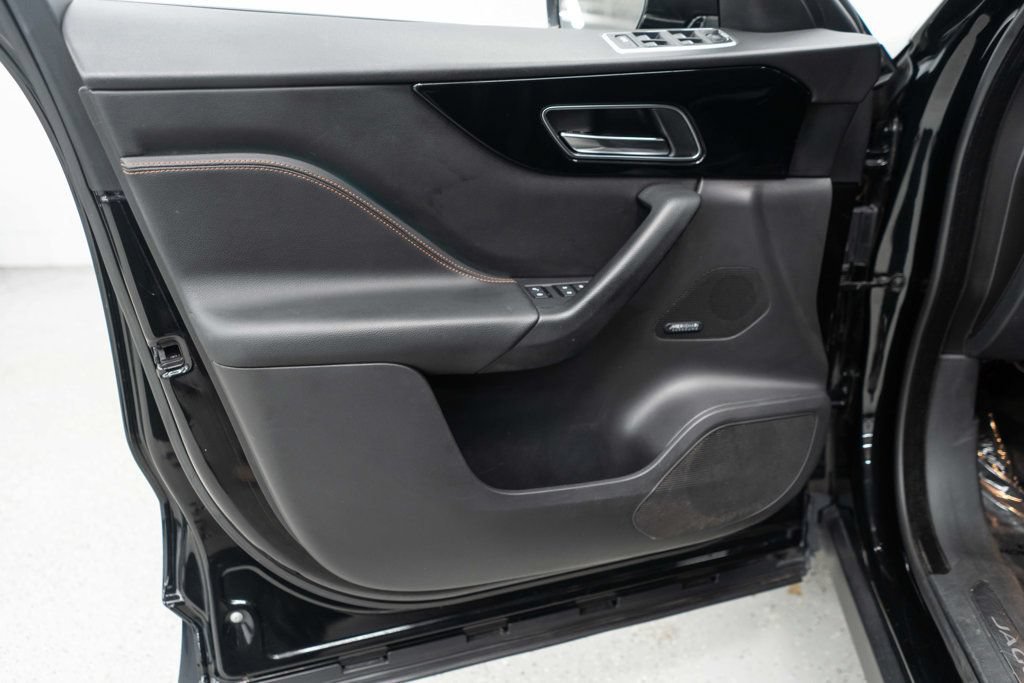 Used 2018 Jaguar F-PACE Prestige AWD/4WD image 12