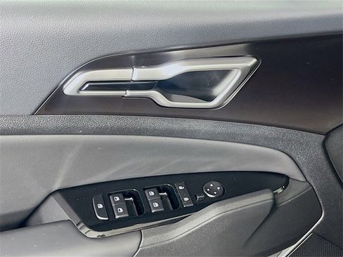Used 2025 Kia Sportage EX w/ Premium Package image 19