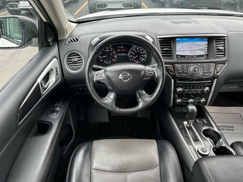 Used 2019 Nissan Pathfinder SL AWD/4WD image 28