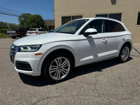 Used 2018 Audi Q5 2.0T Premium Plus w/ Premium Plus Package AWD/4WD image 4