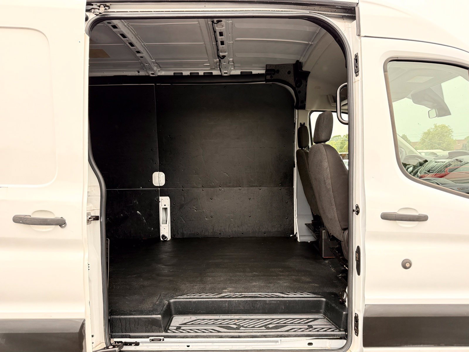 Used 2019 Ford Transit 250 148 Medium Roof w/ Interior Upgrade Package RWD image 17
