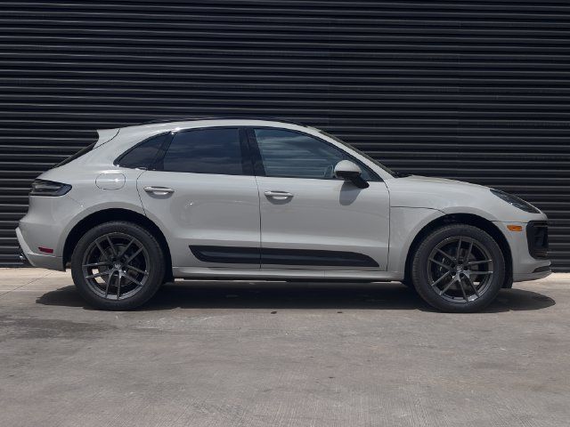 Certified 2026 Porsche Macan Turbo AWD/4WD image 8