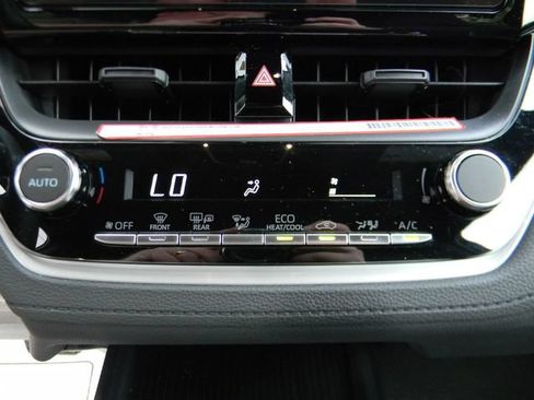 Used 2026 Toyota Corolla Cross AWD Hybrid w/ Moonroof Package image 14