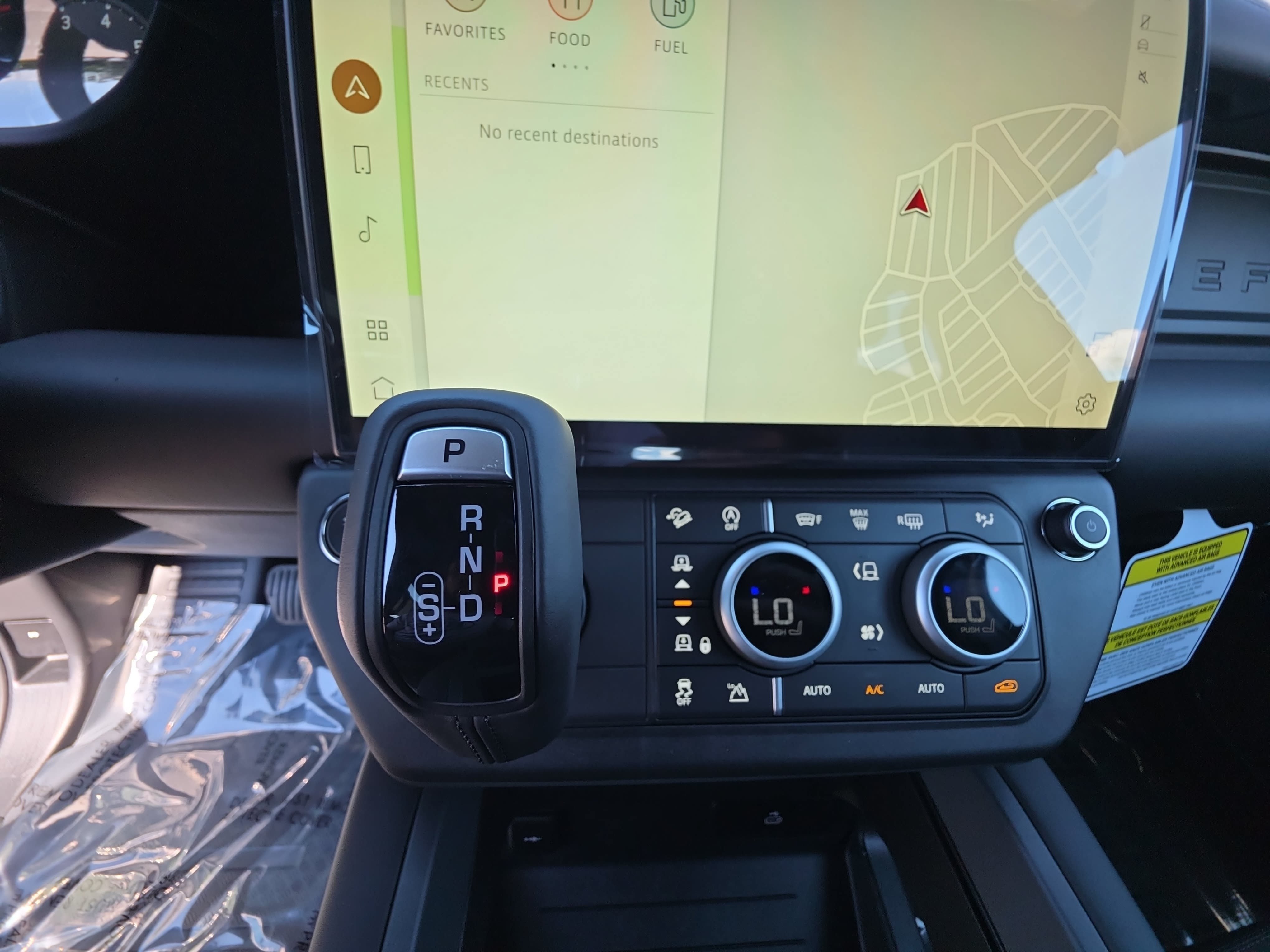 New 2026 Land Rover Defender 110 X-Dynamic SE AWD/4WD image 24