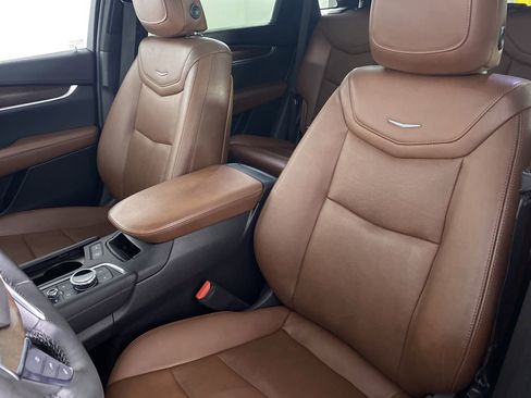 Certified 2022 Cadillac XT5 Premium Luxury image 11