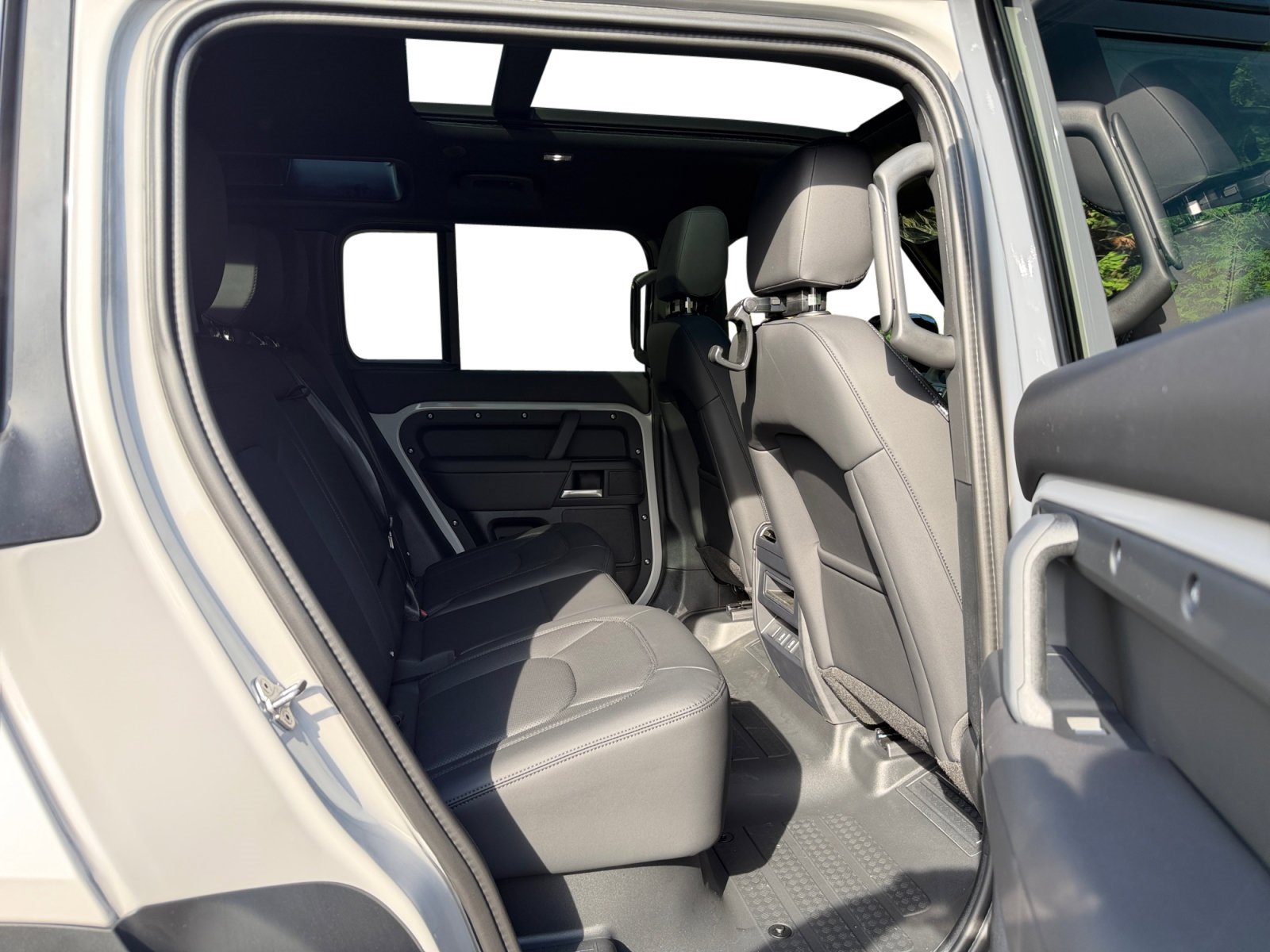 New 2026 Land Rover Defender 110 S AWD/4WD image 20