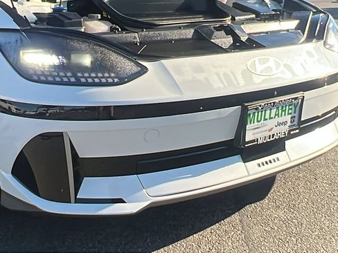 Used 2023 Hyundai Ioniq 6 Limited image 11