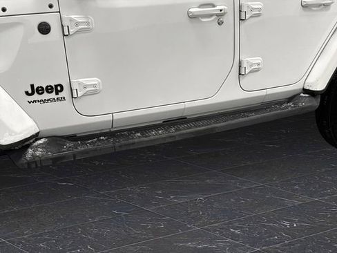 Used 2021 Jeep Wrangler Unlimited Sahara image 36