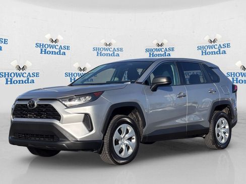 Used 2022 Toyota RAV4 LE FWD image 2