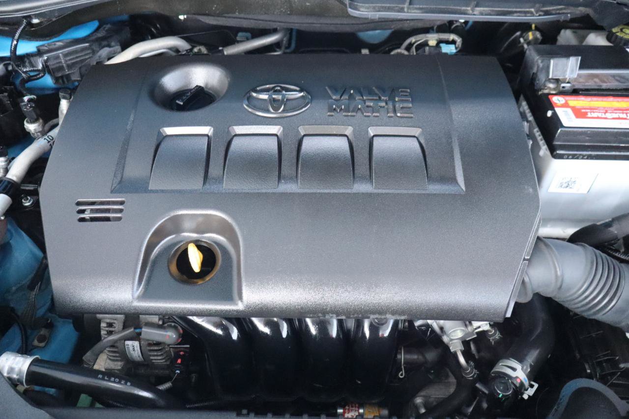 Used 2019 Toyota C-HR XLE FWD image 39