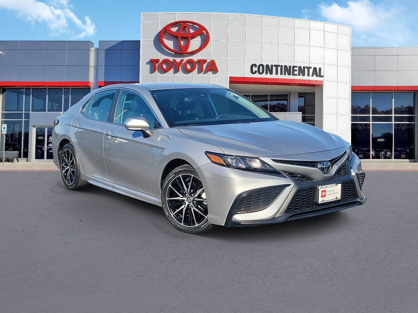Certified 2024 Toyota Camry SE FWD image 2