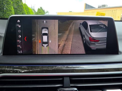 Used 2019 BMW 750i xDrive w/ Executive Package image 28