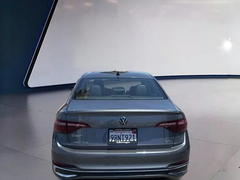 Certified 2022 Volkswagen Jetta SEL FWD image 3