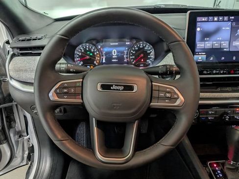 Used 2024 Jeep Compass Latitude AWD/4WD image 16