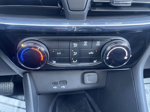 Used 2025 Buick Encore GX Sport Touring w/ Advanced Technology Package image 21