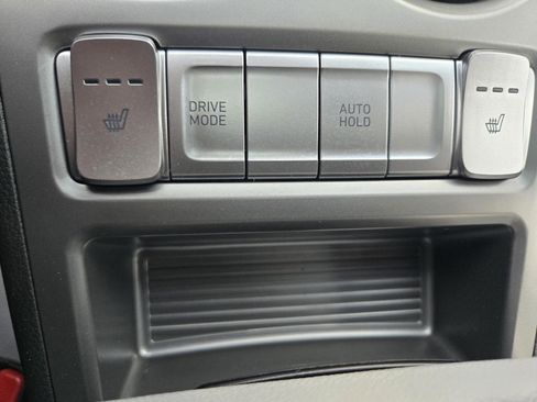 Used 2023 Hyundai Kona SE image 26