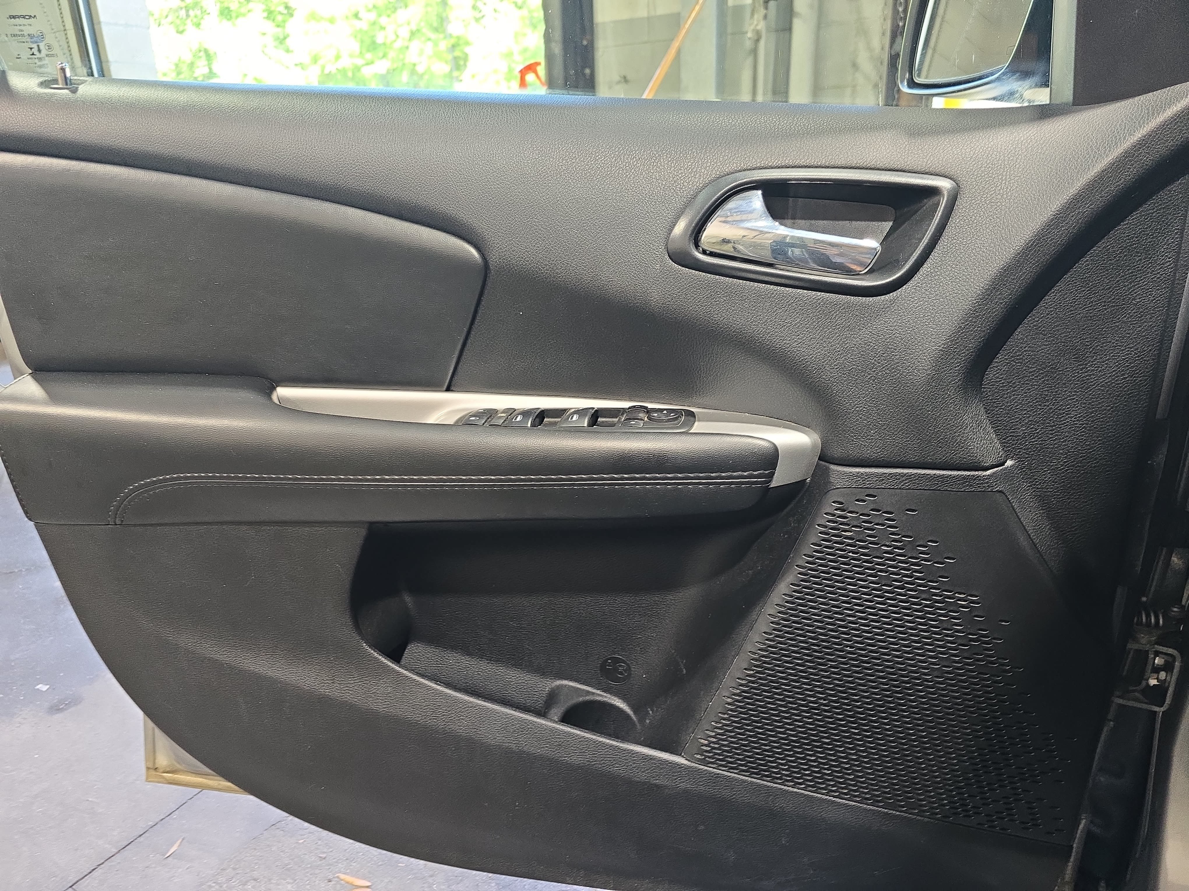 Used 2018 Dodge Journey SXT w/ Connectivity Group FWD image 27
