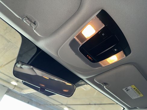 Used 2023 Kia Sorento LX image 30