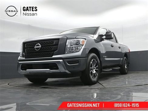 Used 2024 Nissan Titan SV w/ SV Convenience Package image 39