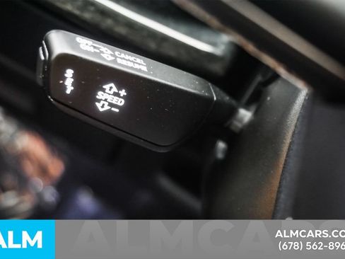 Used 2021 Audi Q8 AWD/4WD image 32