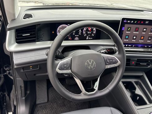 New 2026 Volkswagen Tiguan SE AWD/4WD image 17