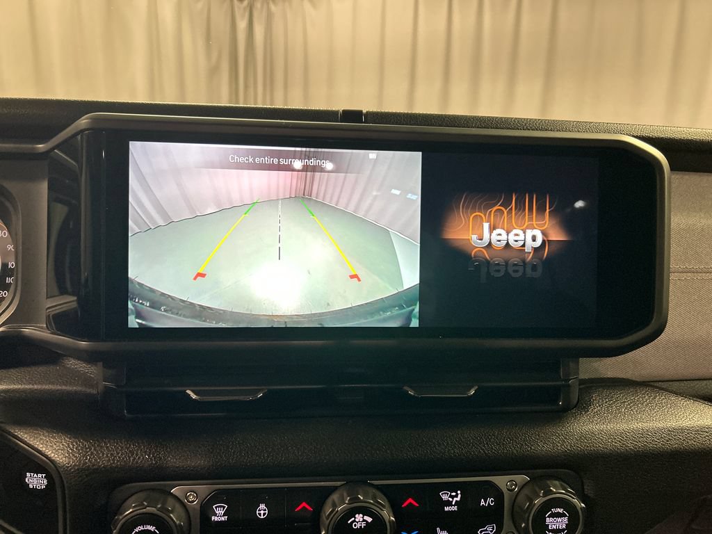 Used 2025 Jeep Wrangler Unlimited Sport AWD/4WD image 18