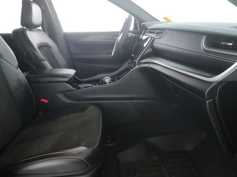 Used 2023 Jeep Grand Cherokee Altitude image 30