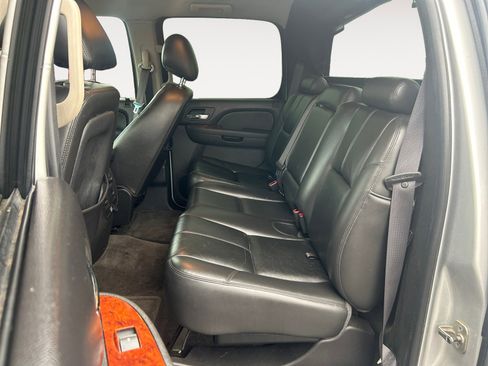 Used 2011 Chevrolet Avalanche LT w/ Texas Edition image 17