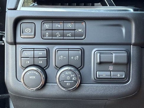 New 2026 Chevrolet Suburban LT w/ Comfort Package image 22