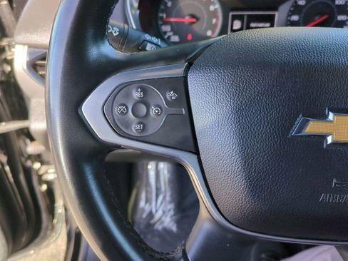 Used 2023 Chevrolet Traverse LT FWD image 12