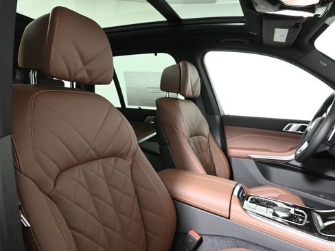 New 2026 BMW X5 xDrive40i w/ Climate Comfort Package image 34