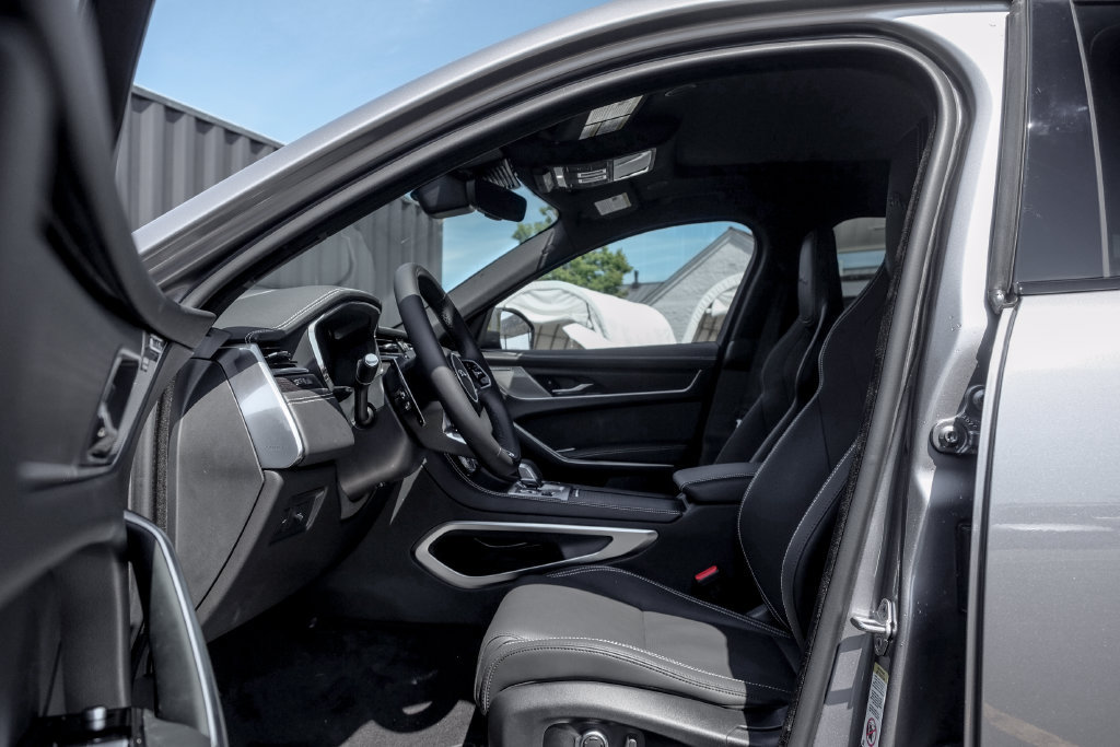 New 2026 Jaguar F-PACE R-Dynamic S AWD/4WD image 10