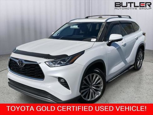 Certified 2025 Toyota Highlander Limited AWD/4WD image 1
