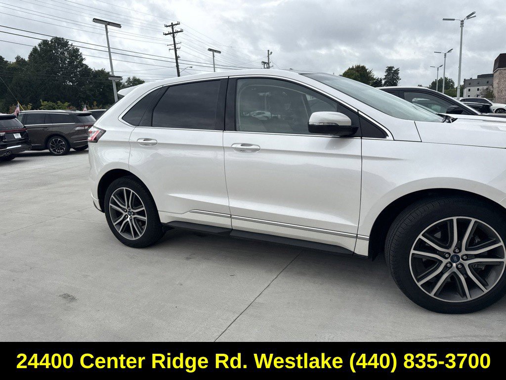 Used 2019 Ford Edge Titanium w/ Equipment Group 301A AWD/4WD image 9