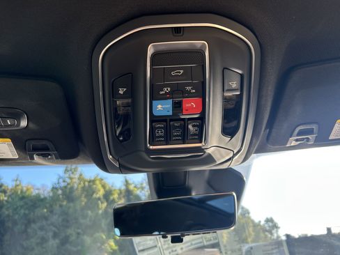 New 2025 Jeep Grand Cherokee Limited w/ Luxury Tech Group II image 50