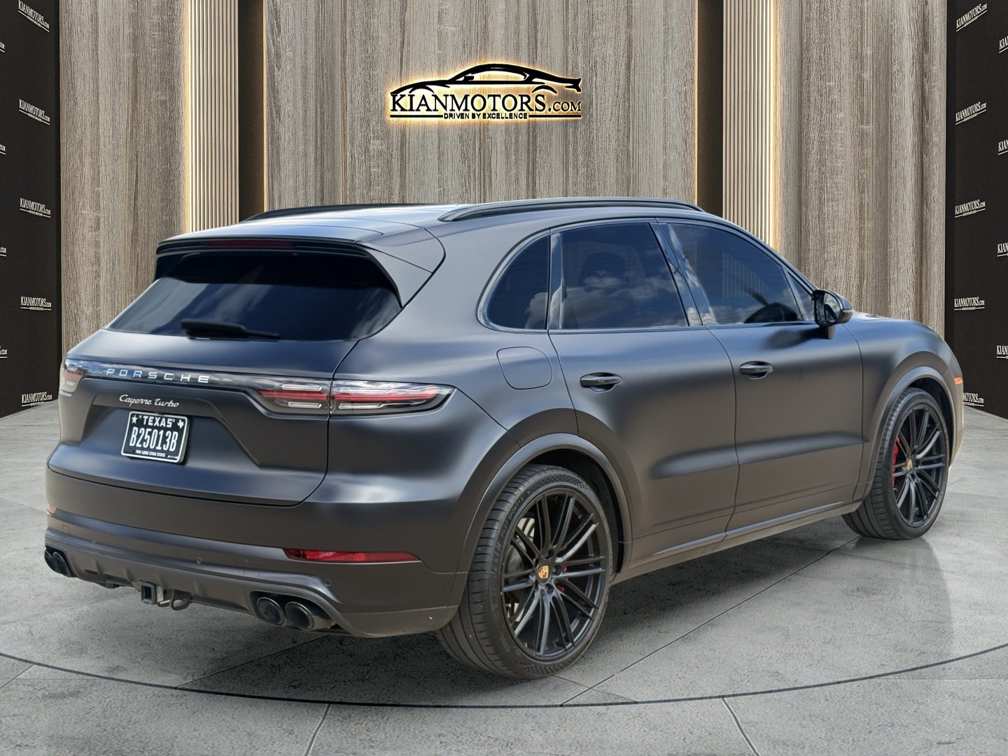 Used 2021 Porsche Cayenne Turbo AWD/4WD image 19